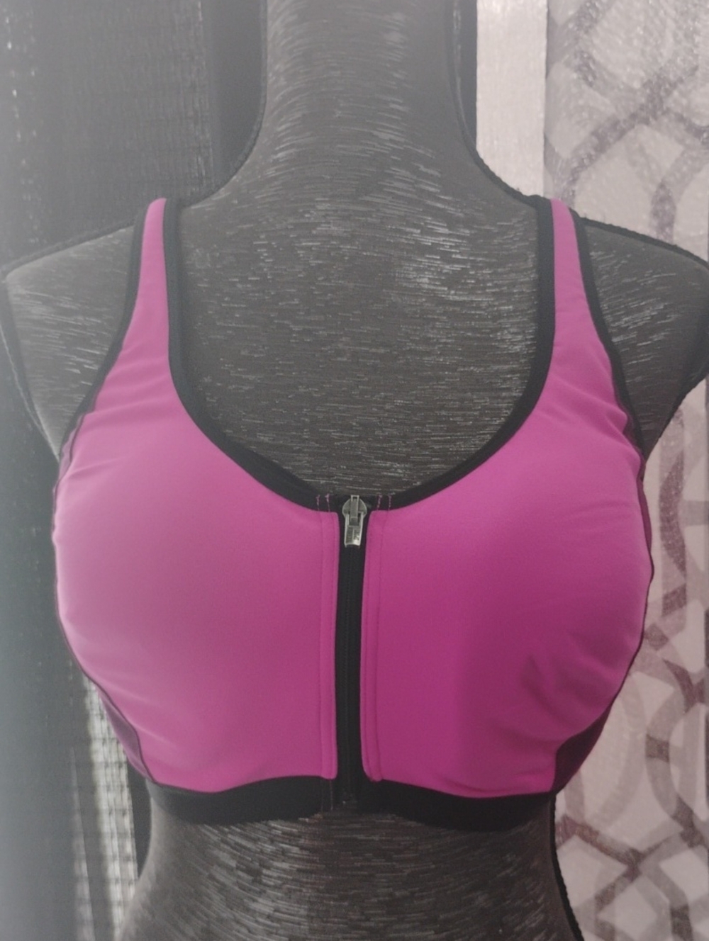 VICTORIA SECRET KNOCKOUT  BY VS FRONT -CLOSER SPORT BRA 38DD